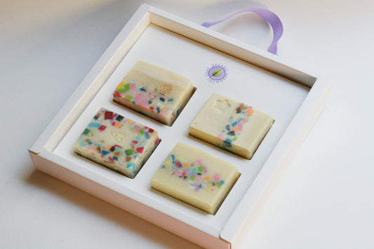 White Clear Cover Gift Box – 4 soaps