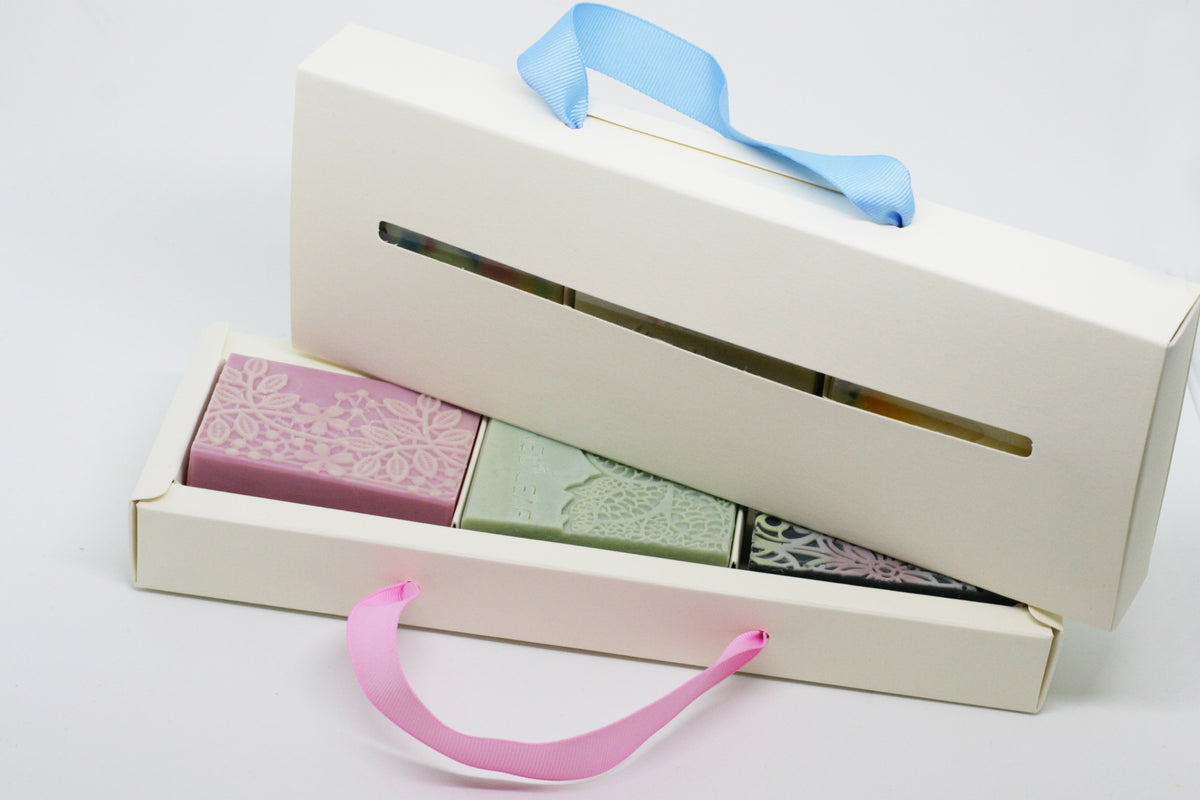 White Giftbox – 3 Soaps